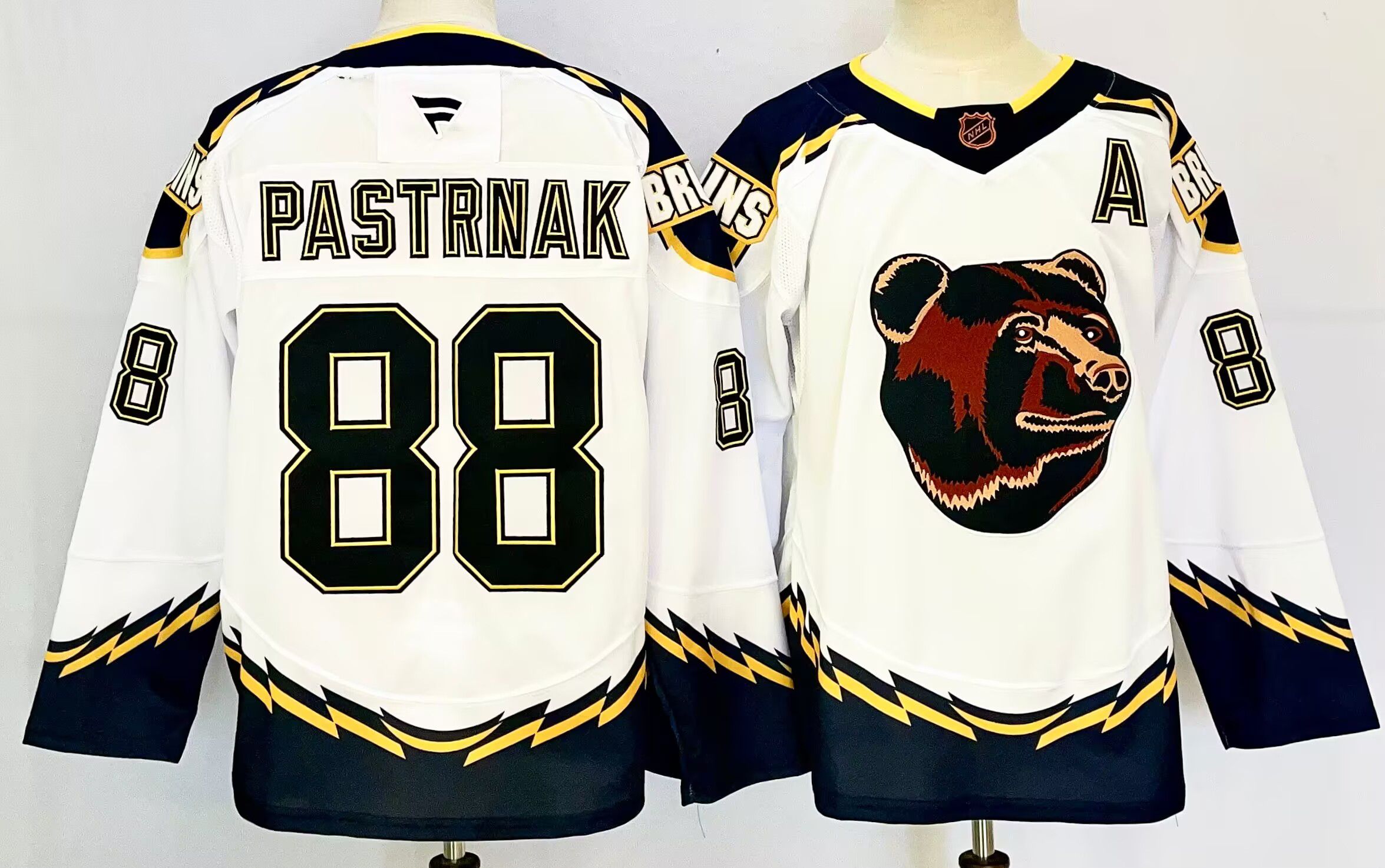 Men Boston Bruins #88 Pastrnak White 2025 Home Premier Player NHL Jersey